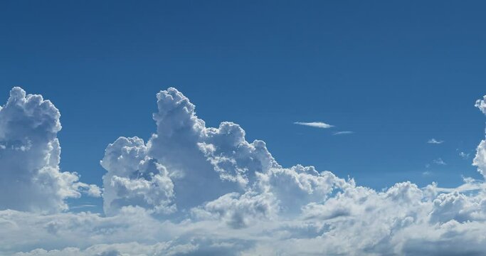 積乱雲(入道雲)の流れの4Kタイムラプス動画	
