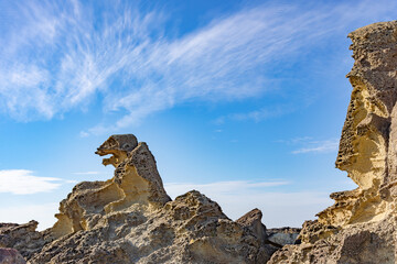 
秋田県男鹿市潮瀬崎ゴジラ岩
