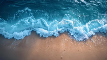 Foto op Canvas Plage avec vague vu par un drone de dessus, eau bleu © jp