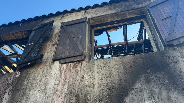 Maison incendi&eacute;e