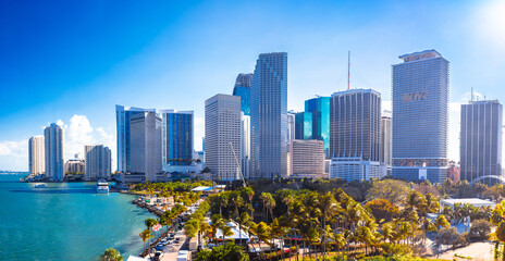 Miami skyline and Byfront park  bright sunny day panoramic view, Florida - obrazy, fototapety, plakaty