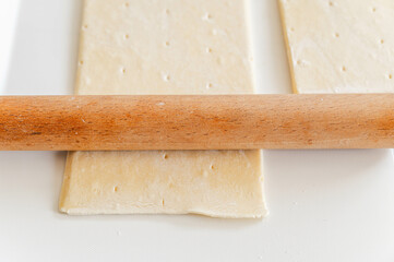 冷凍パイシートを伸ばす