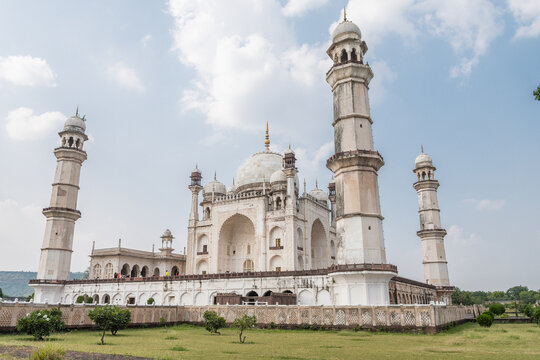 bibi ka maqbara building also called as mini taj mahal