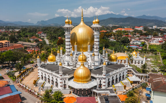 Aerial view of the Ubudiah Mosque in Kuala Kangsar