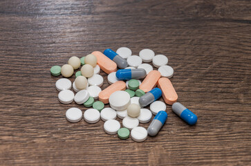 Fototapeta na wymiar Medical pills lie on the table