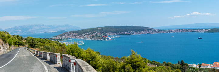 Naklejka na ściany i meble Road along the coast of Croatia