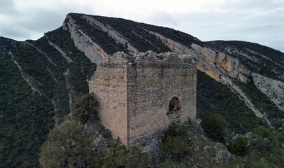 Fototapeta na wymiar Torre de les Conclues-Corça-La Noguera-Lleida