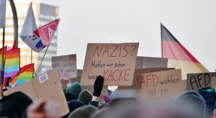 Proteste gegen Rechtsextremismus in Hamburg - obrazy, fototapety, plakaty