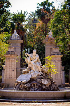 Fontana del Genio Marble Statue Fontaine in Villa Giulia Palermo Sicily 
