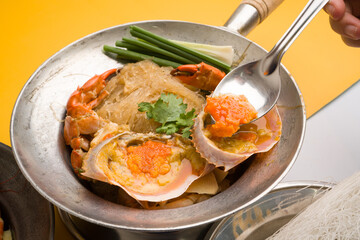 Steamed Prawns  and Crab with Vermicelli in hot pot Thailand street food
