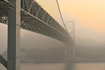 壇ノ浦パーキングエリアより望む関門橋