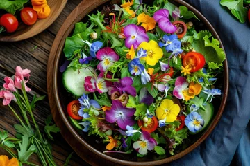Poster Fresh salad of spring vegetables decorated with edible flowers © Lubos Chlubny