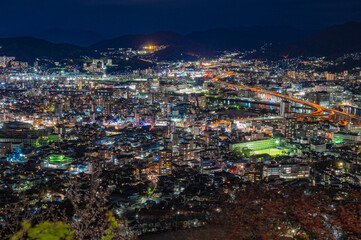 Obraz premium 黄金山の展望台から望む広島市の夜景
