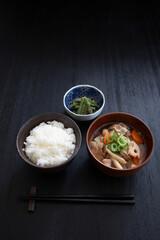豚汁と炊き立てご飯、豚汁定食