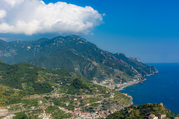 Fototapeta na wymiar Overview of the amazingly beautiful Amalfi Coast in southern Italy. 