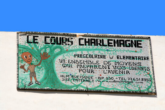 affiche concernant le Cours Charlemagne