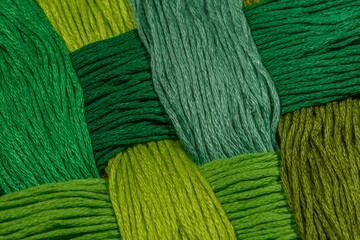 Bawełniane nici do haftowania w odcieniach zieleni  - obrazy, fototapety, plakaty