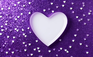 Obraz premium A small white heart on a sparkling soft purple background. Generative AI