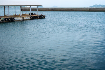 海と埠頭