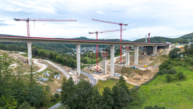 Neubau einer Autobahnbr&uuml;cke der A45 bei Siegen