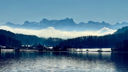 Obraz premium lake and clouds in the mountains