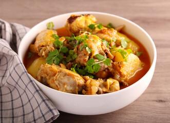 Spicy chicken and potato stew