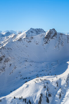 Hoher Mahdstein und dem Bischof im Hingergrund in den Kitzb&uuml;hler Alpen (&Ouml;sterreich) im Winter.