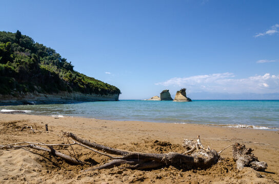 Paralia Sidari beach with view of Kanali Tou erota (Canal da amour) and Albanian's mountains. Corfu island.