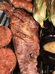 Foto de un tradicional asado argentino