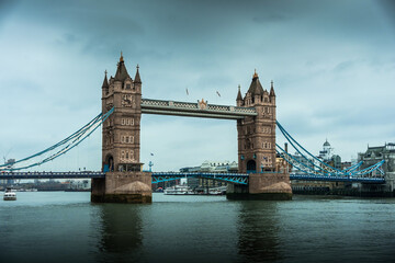 Fototapeta na wymiar tower bridge city