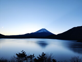本栖湖の富士山