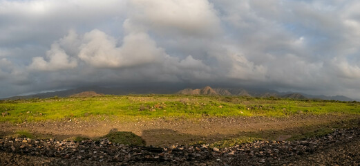 vue panoramique des Montagnes de Parc national de la Forêt de Day a Djibouti  