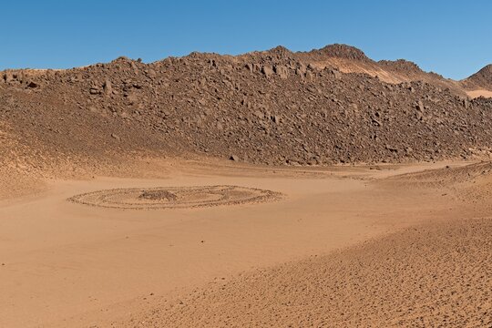 Tomb of Fik Amali, near the town of Djanet. Tassili n Ajjer National Park. Sahara desert. Algeria. Africa.