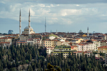 Fototapeta na wymiar View of Golden Horn seen from Pierre Loti Hill in Eyup district in Istanbul, Turkey.