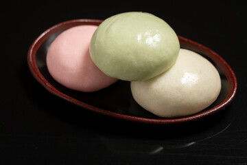 金沢の季節のお菓子・氷室まんじゅう