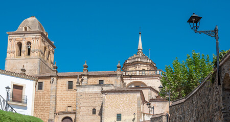 Fototapeta na wymiar Iglesia de santa María de la Encarnación en la villa de Jerez de los Caballeros, España