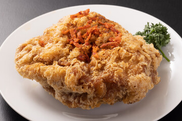 大鶏排　ダージーパイ（台湾風唐揚げ）