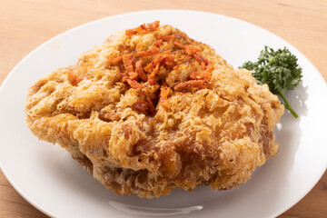 大鶏排　ダージーパイ（台湾風唐揚げ）