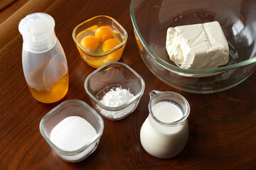 ベイクドチーズケーキ作りの材料