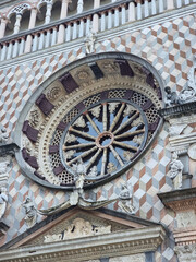 Obraz premium detail of the facade of the cathedral country
