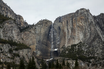 Fototapeta na wymiar View of landscape mountain at Yosemite National Park in the winter