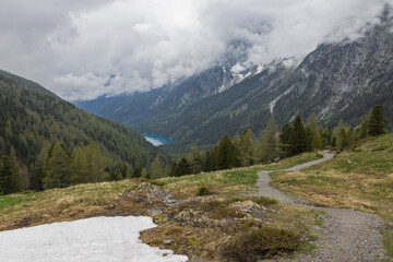 Fototapeta na wymiar Lago Anterselva in the Dolomites