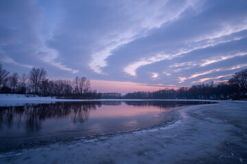 Fototapeta premium sunrise over the lake