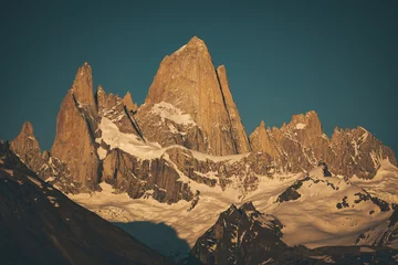 Papier Peint photo autocollant Fitz Roy Monte Fitz Roy also known as Cerro Chaltén, Cerro Fitz Roy, or simply Mount Fitz Roy is a mountain in Patagonia, on the border between Argentina and Chile