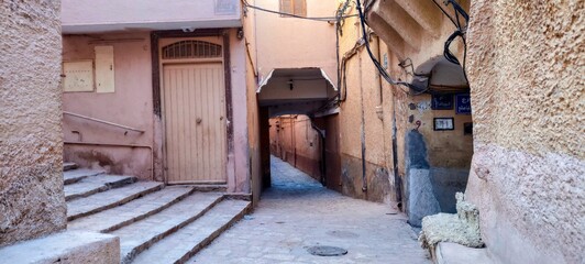 LES KSOURS DU M’ZAB. With its narrow alley, houses made of clay and stones, typical sub-Saharan desert architecture, Ghardaïa, Oasis M'zab, Algeria