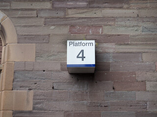 platform 4 sign at station - 715011416