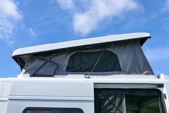 B class motorhome with pop-up roof