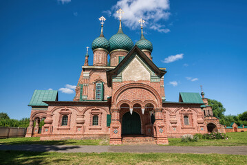Fototapeta na wymiar Church of St. John Chrysostom in Yaroslavl, Golden Ring Russia.