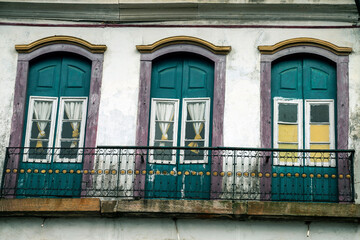 Fototapeta na wymiar Urban landscape of colonial houses, streets and windows of the historic center.