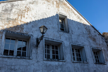  Urban landscape of colonial houses, streets and windows of the historic center.